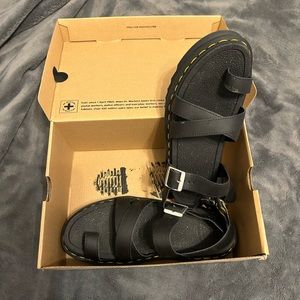 Dr.Marten’s Avery Platform Sandal